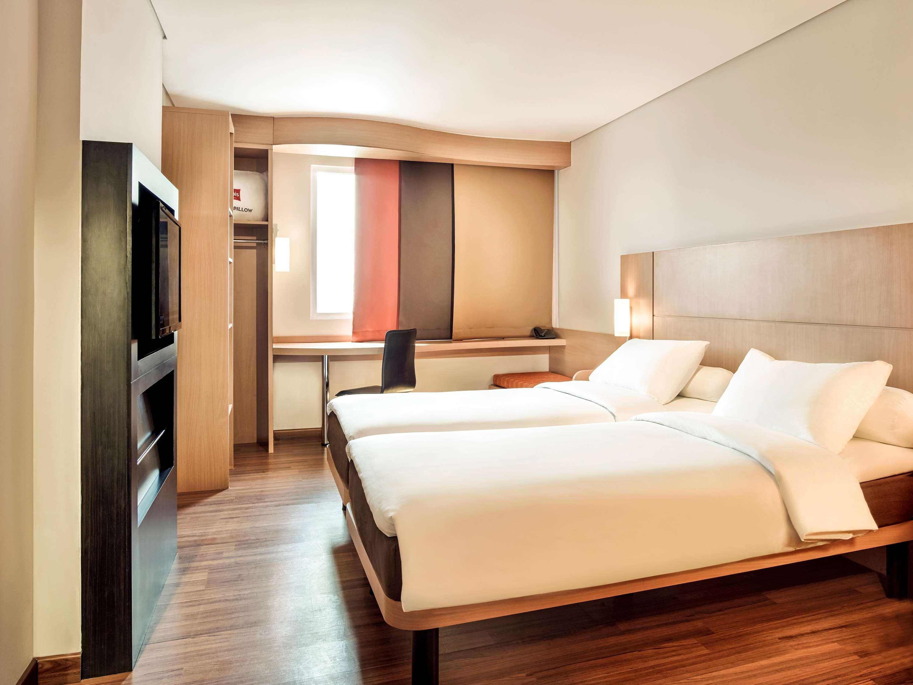 Ibis Gading Serpong Exterior photo
